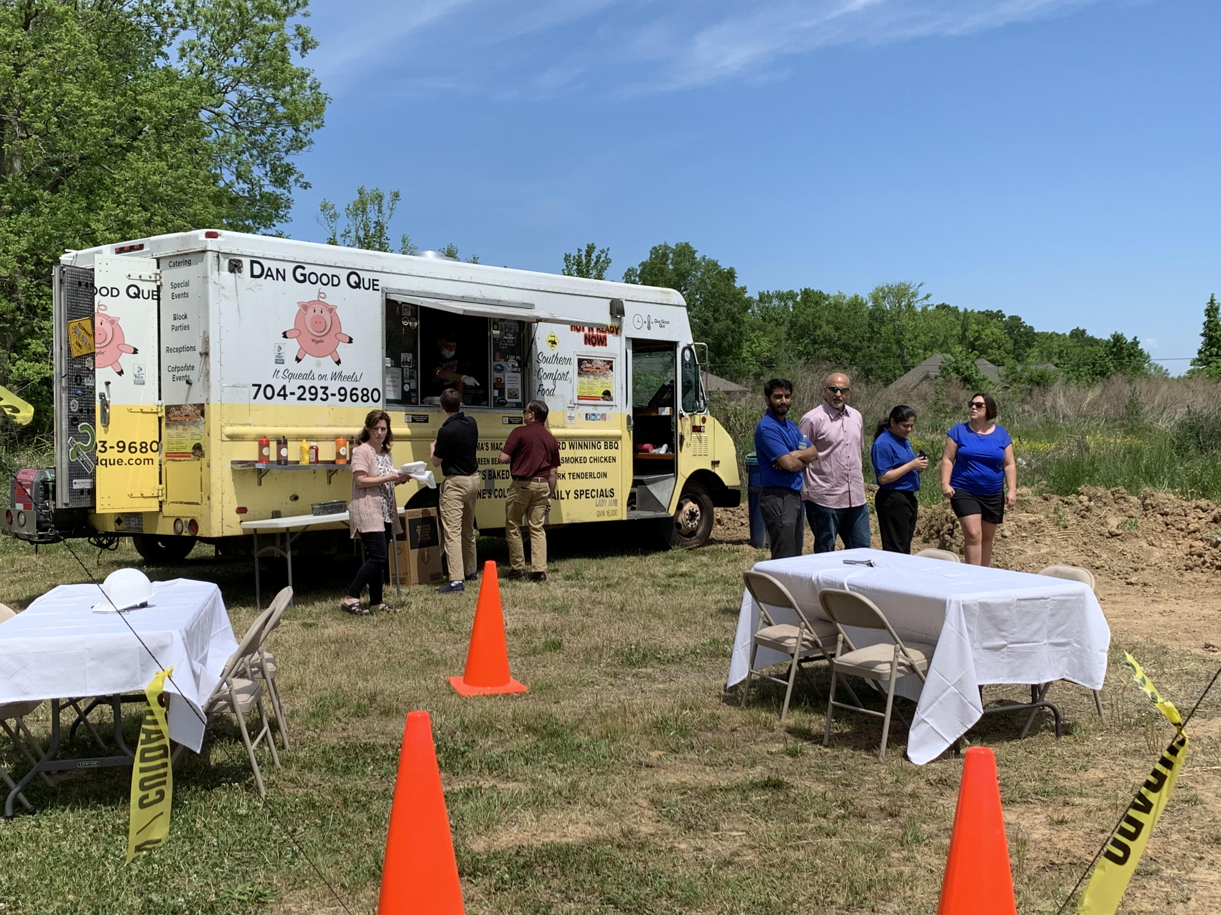 Dan Good Que - Food Truck Dan Good Que - Food Truck